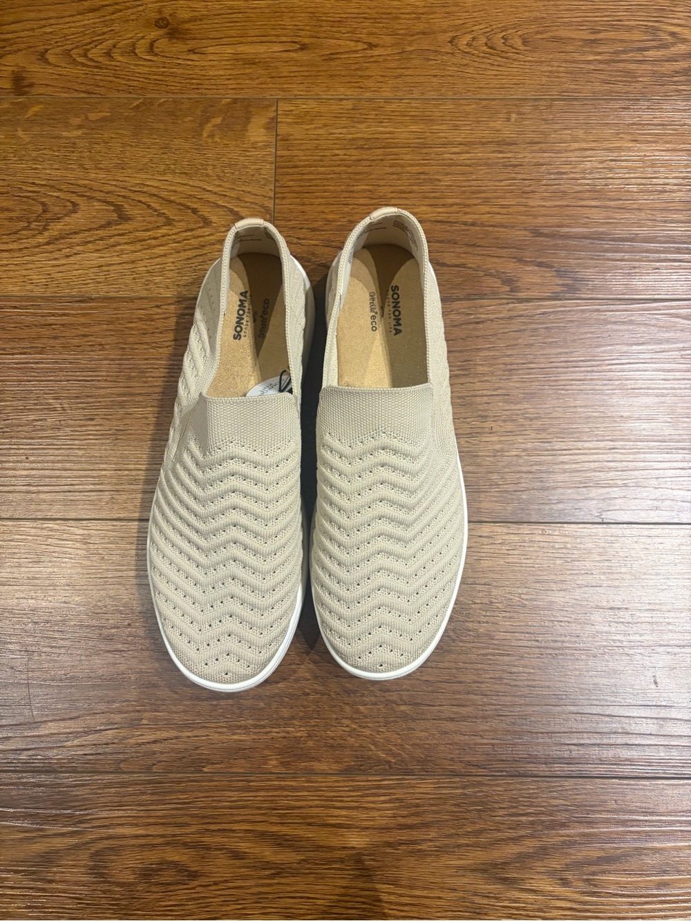 Sonoma Ladies Comfort Knit Slip‑On Shoes – Tan, Size 9 (Never Worn)